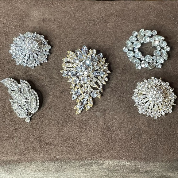 Rhinestone brooches (Your Choice of 1 of 5) - Picture 1 of 11